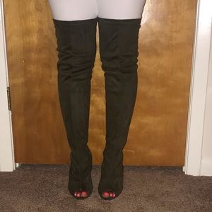 ‼️ BRAND NEW OLIVE GREEN OTK PEEP TOE BOOTS ‼️